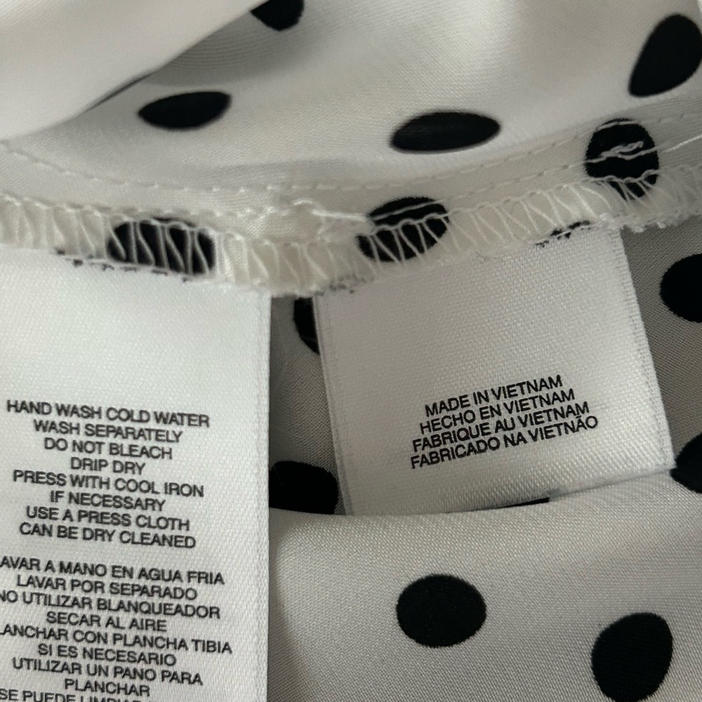 Nine West Sleeveless Black and White Polka Dot Blouse🎀 - Picture 5 of 7